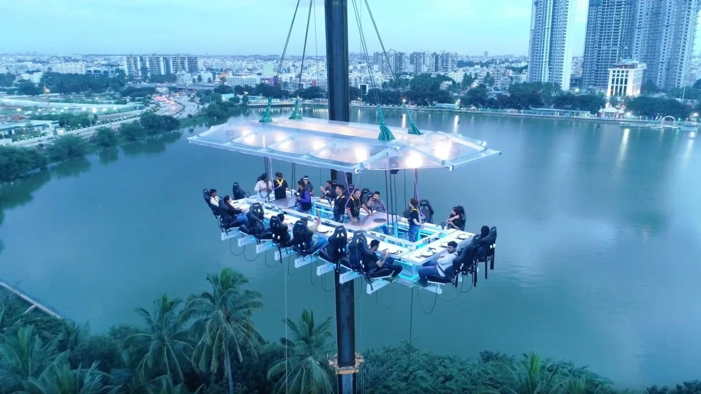 Lounge In The Sky is a unique restaurant in Jakarta post thumbnail image