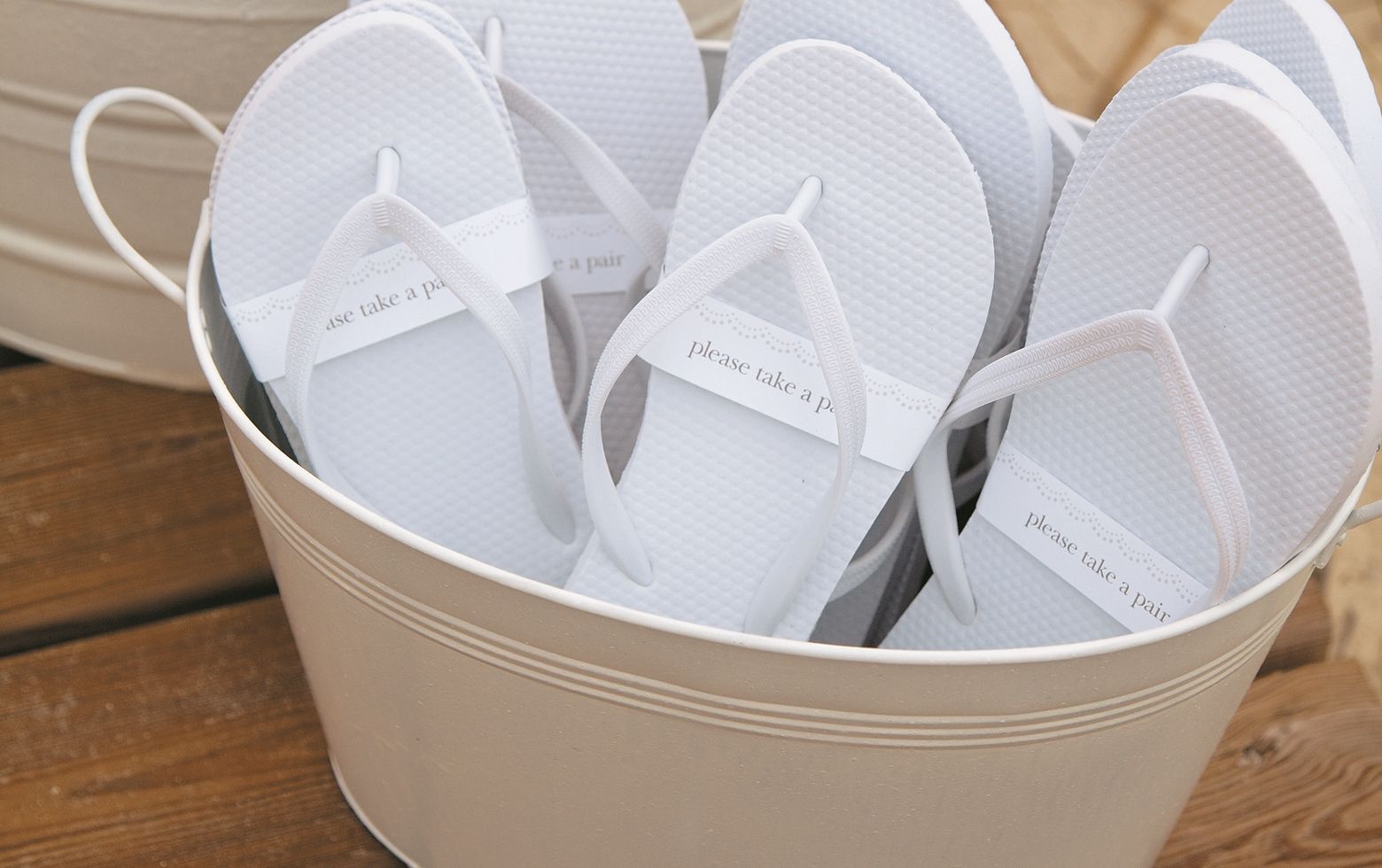 Reasons for buying flip flops for weddings online post thumbnail image