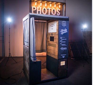 Have a Blast While Recording Long lasting Memories with Los Angeles Photo Booth Rental post thumbnail image